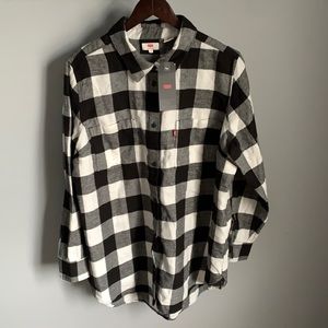 NWT! Levi’s black and white check ladies shirt